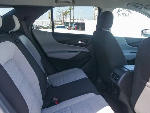 Used 2022 Chevrolet Equinox LT w/ LPO, Floor Liner Package FWD image 15
