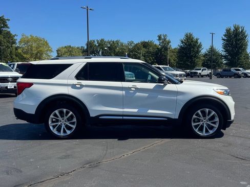Certified 2023 Ford Explorer Platinum w/ Technology Package AWD/4WD image 24