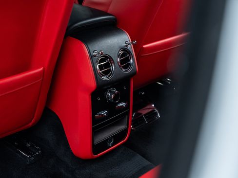 Certified 2023 Rolls-Royce Cullinan image 38