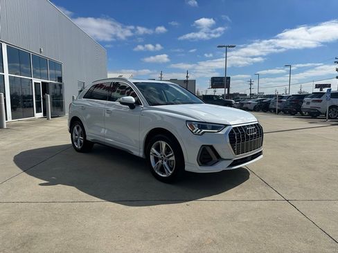 Used 2023 Audi Q3 2.0T Premium Plus w/ Premium Plus Package image 5