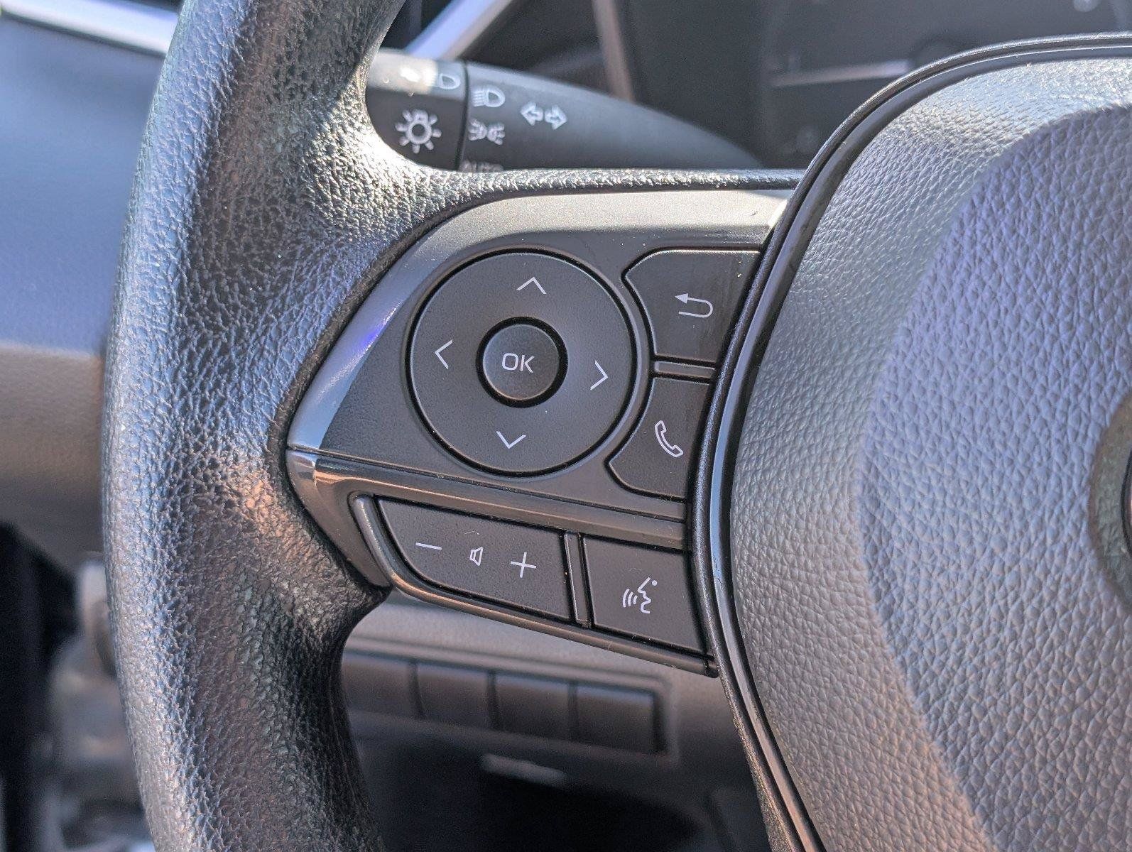 Used 2025 Toyota Corolla LE FWD image 29
