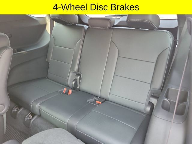 Used 2025 Chevrolet Traverse LT w/ Driver Confidence Package FWD image 26