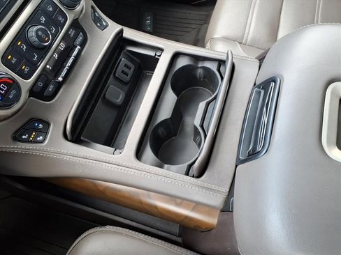 Used 2020 GMC Yukon XL Denali w/ Denali Premium Package image 26