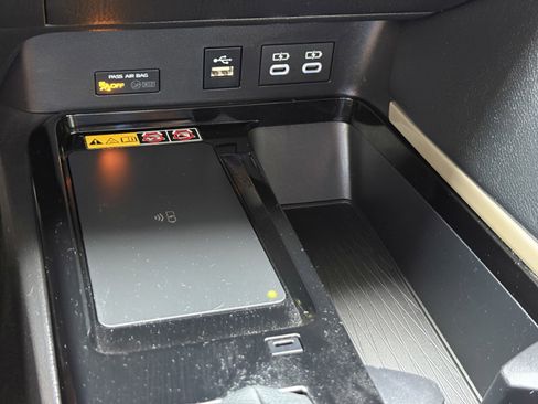 Used 2025 Toyota Camry XSE FWD image 27
