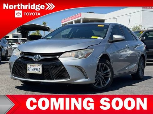Used 2017 Toyota Camry SE FWD image 2