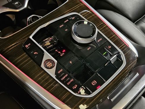 Certified 2024 BMW X7 xDrive40i AWD/4WD image 11
