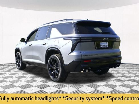 Used 2025 Chevrolet Traverse RS image 13