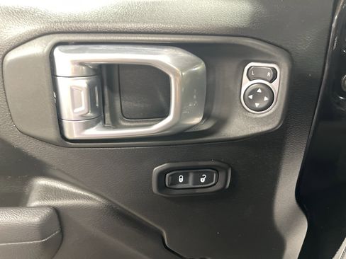 Used 2024 Jeep Wrangler Sport S image 7