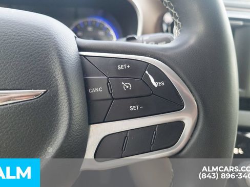 Used 2023 Chrysler Voyager LX FWD image 9