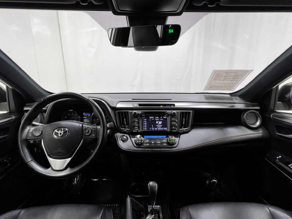 Used 2018 Toyota RAV4 SE w/ Power Extra Value Package AWD/4WD image 19