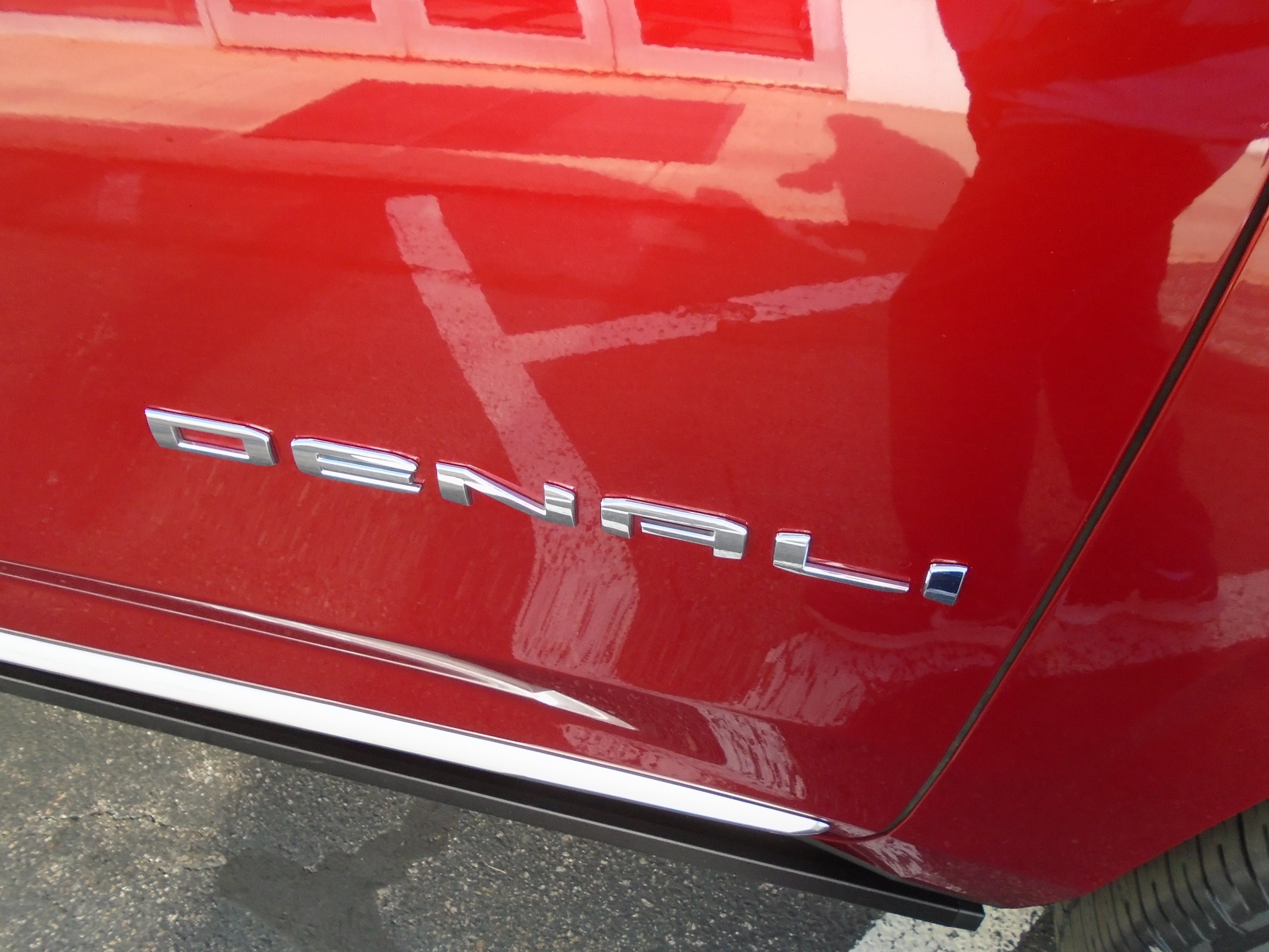 Used 2023 GMC Yukon Denali AWD/4WD image 24