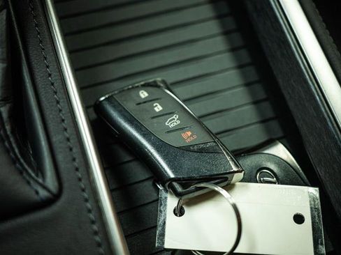 Used 2024 Lexus GX 550 image 23