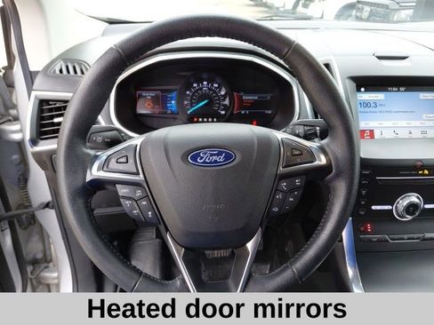 Used 2019 Ford Edge Titanium image 11