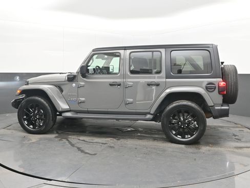 Used 2021 Jeep Wrangler Unlimited Sahara w/ Cold Weather Group image 5