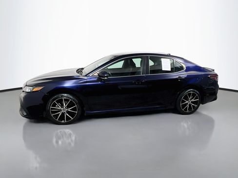 Used 2022 Toyota Camry SE FWD image 9