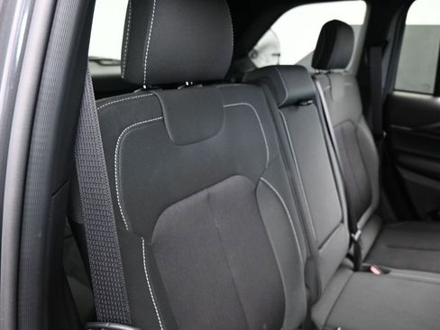 Used 2025 Jeep Grand Cherokee Laredo X RWD image 37