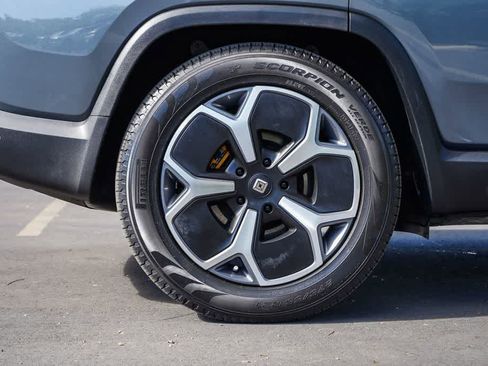 Used 2023 Rivian R1S Adventure AWD/4WD image 8
