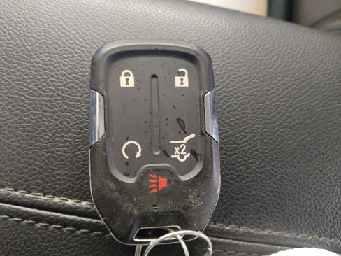 Used 2022 GMC Terrain SLE w/ Driver Convenience Package FWD image 32