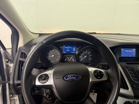 Used 2014 Ford Focus SE w/ Equipment Group 201A FWD image 13
