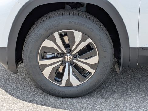 New 2026 Volkswagen Atlas SE FWD image 10