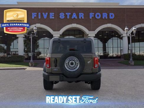 New 2025 Ford Bronco Base image 6