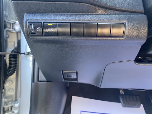 Used 2024 Toyota Corolla SE image 7