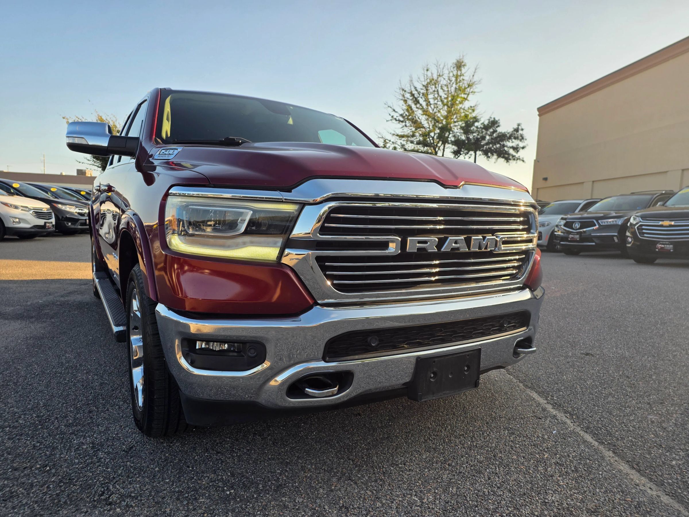 Used 2019 RAM 1500 Laramie AWD/4WD image 1