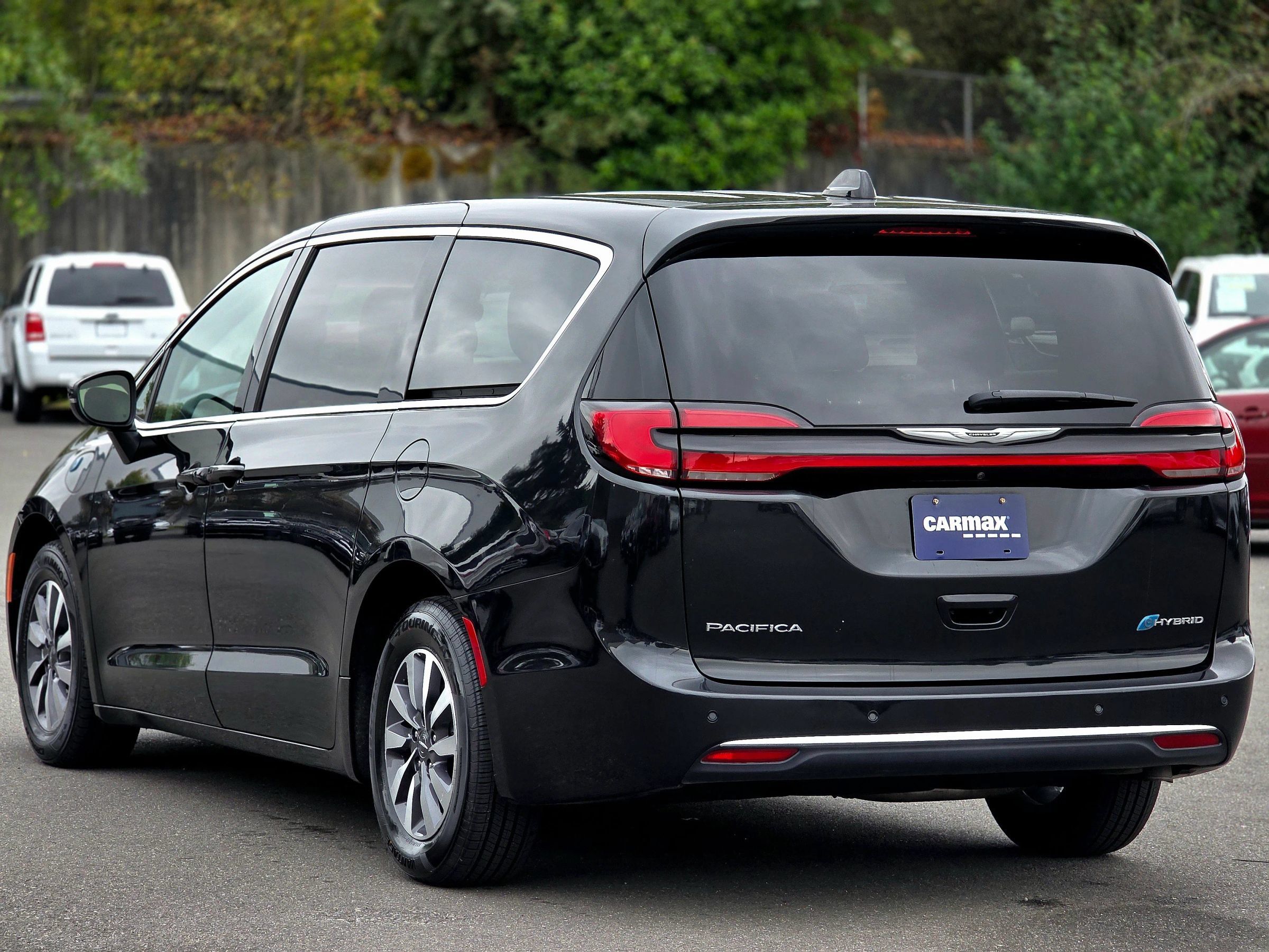 Used 2023 Chrysler Pacifica Touring-L FWD image 9