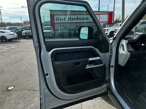 Used 2022 Land Rover Defender 110 X-Dynamic HSE image 9