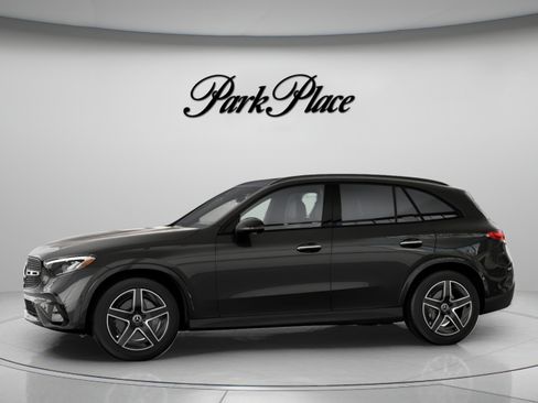 Used 2026 Mercedes-Benz GLC 300 image 4