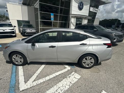 Used 2020 Nissan Versa S FWD image 11
