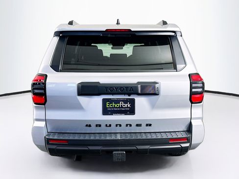 Used 2025 Toyota 4Runner SR5 RWD image 7