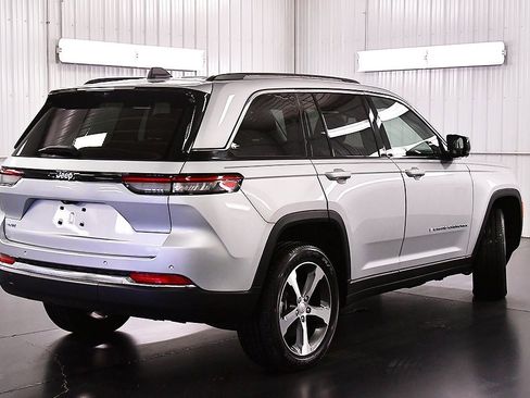 Used 2023 Jeep Grand Cherokee 4WD 4xe w/ Luxury Tech Group II image 7