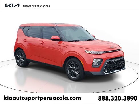 Used 2022 Kia Soul EX FWD image 1