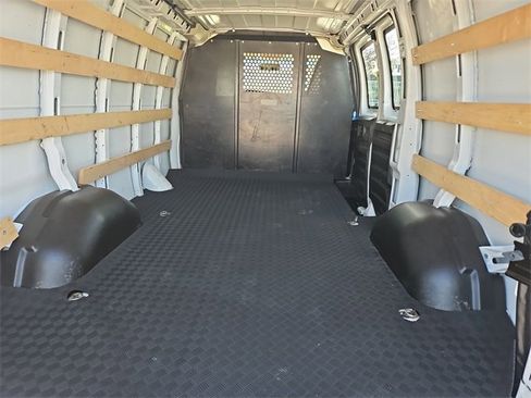 Used 2024 GMC Savana 2500 w/ Driver Convenience Package image 21