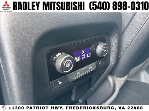 Used 2024 Chevrolet Traverse RS AWD/4WD image 13