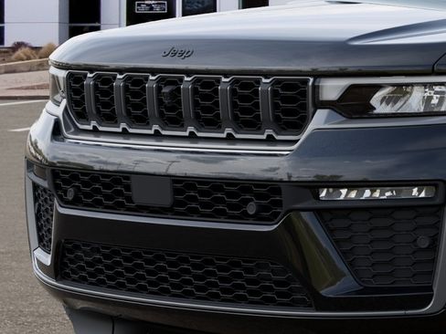 New 2026 Jeep Grand Cherokee Limited Reserve AWD/4WD image 11