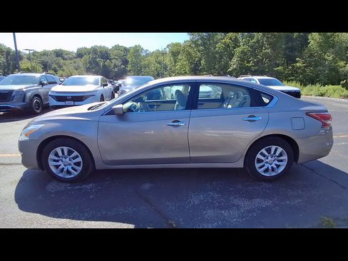 Used 2013 Nissan Altima 2.5 S FWD image 5