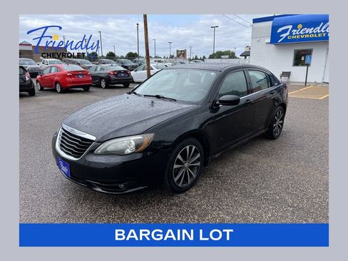 Used 2011 Chrysler 200 S FWD image 1
