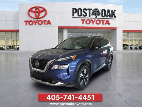 Used 2021 Nissan Rogue Platinum FWD image 1