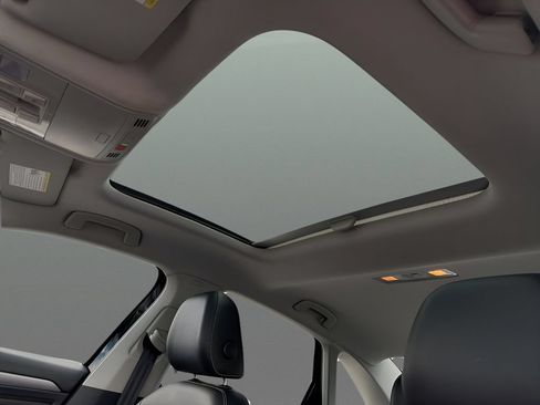 Used 2023 Volkswagen Jetta SE FWD image 19