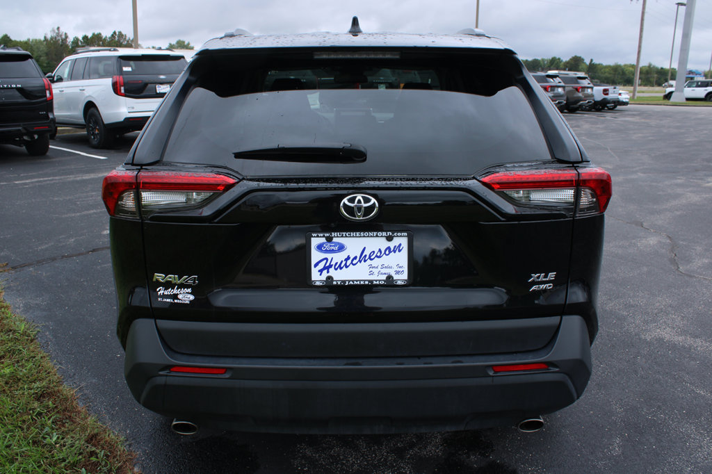 Used 2025 Toyota RAV4 XLE AWD/4WD image 9