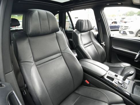 Used 2011 BMW X5 M image 27