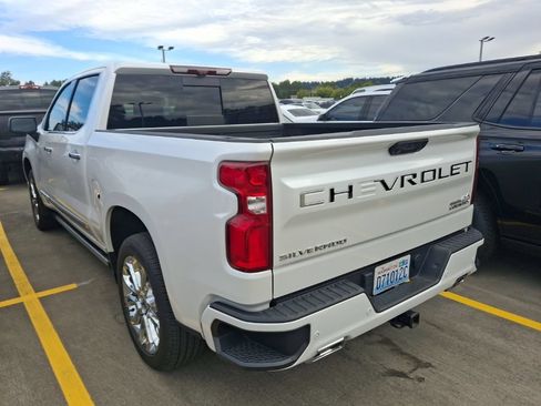Used 2023 Chevrolet Silverado 1500 High Country w/ High Country Premium Package AWD/4WD image 6