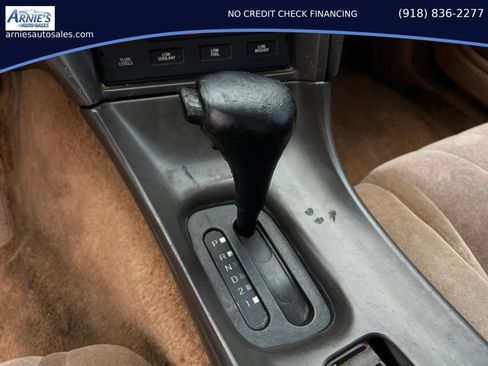 Used 1996 Ford Thunderbird LX RWD image 10