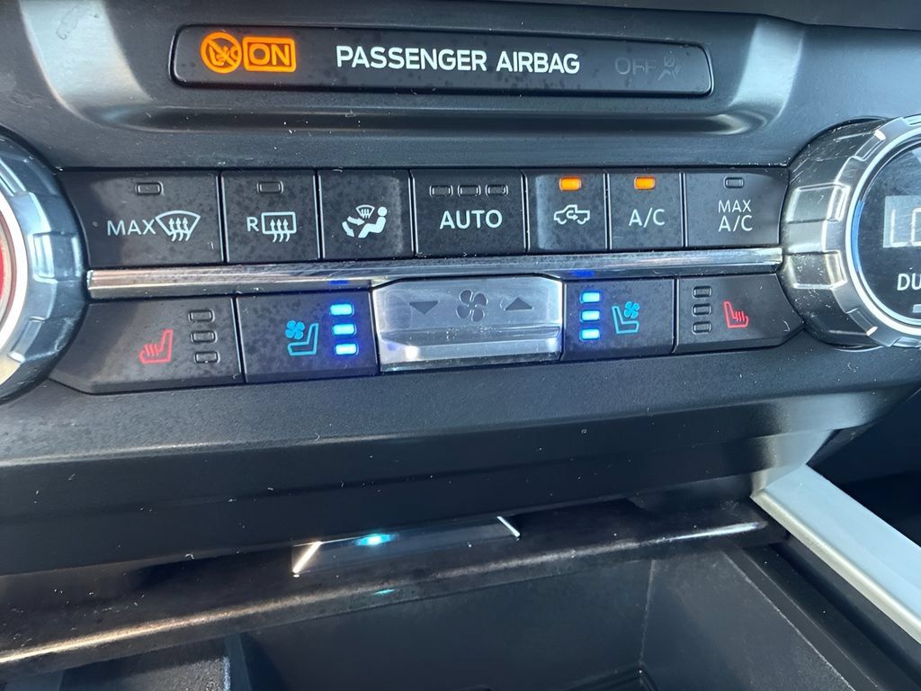 Used 2022 Ford F450 Lariat w/ Lariat Value Package AWD/4WD image 18