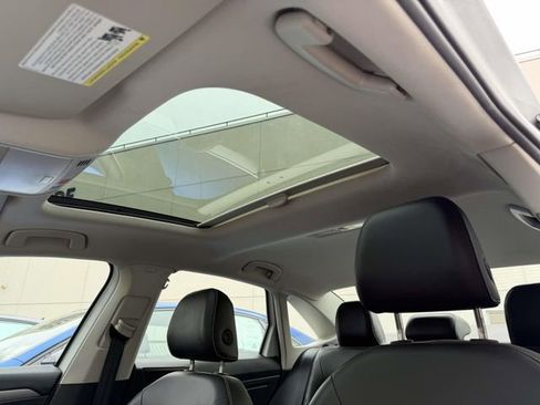 Certified 2023 Volkswagen Jetta SE w/ Panoramic Sunroof Package FWD image 21