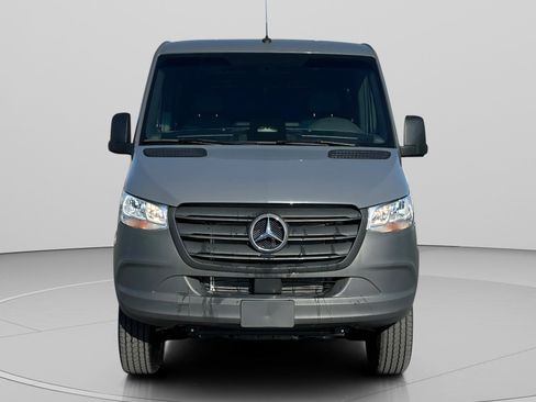 Used 2025 Mercedes-Benz Sprinter 2500 image 2
