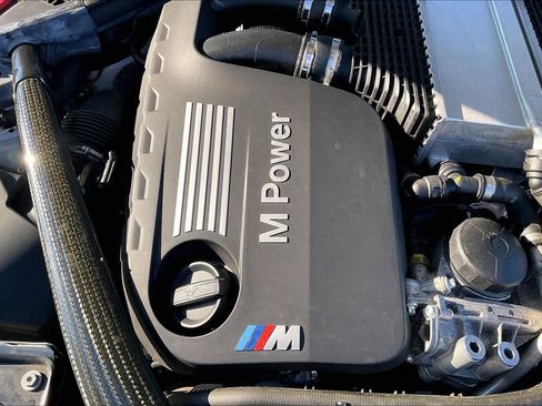 Used 2017 BMW M4 Convertible image 33