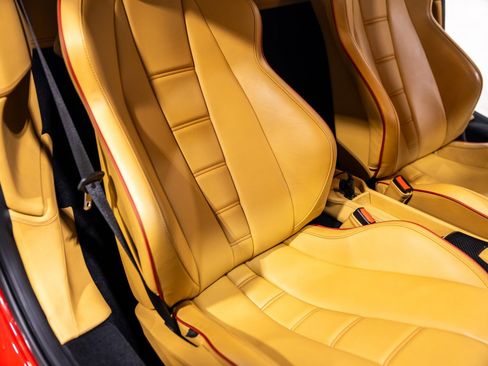 Used 2012 Ferrari 458 Italia Coupe RWD image 31